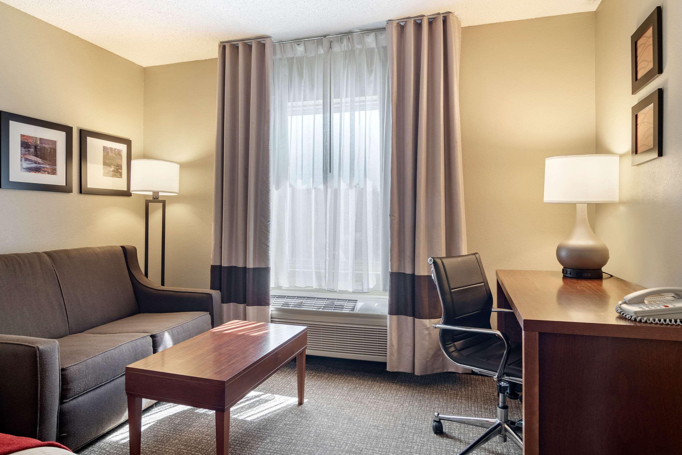 Comfort Inn & Suites Suwanee - Sugarloaf Buitenkant foto