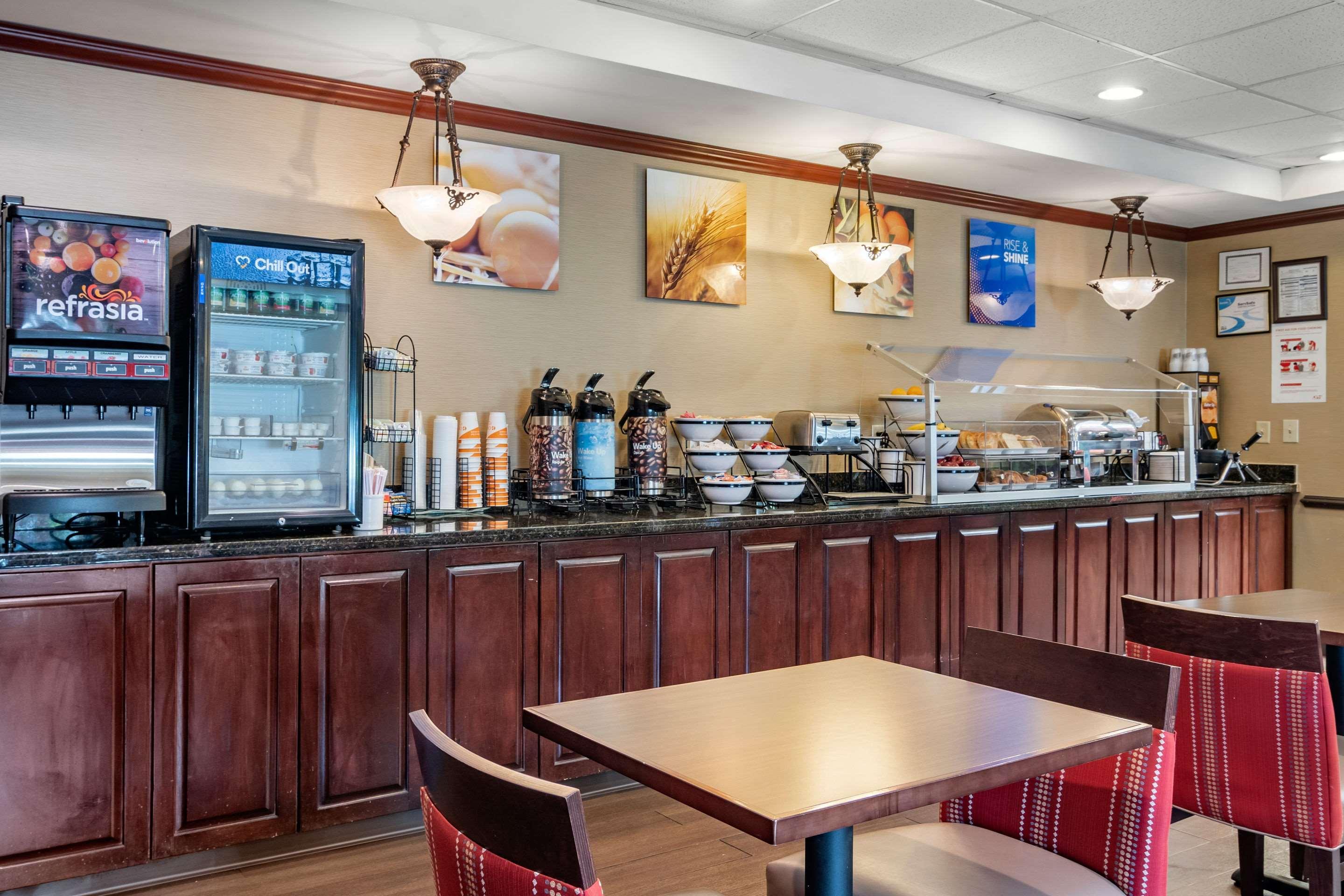 Comfort Inn & Suites Suwanee - Sugarloaf Buitenkant foto